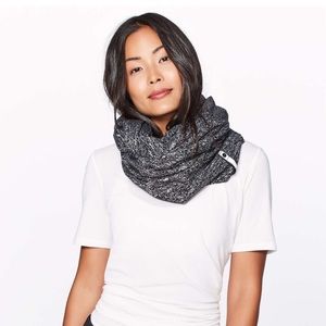 Lululemon Vinyasa scarf Lulu Rulu PABO/BLK